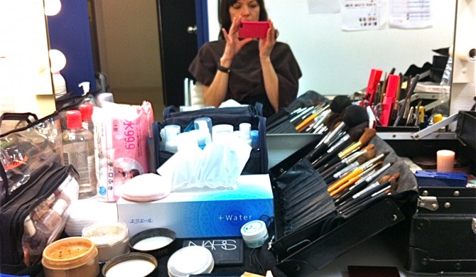 makeup artist chair